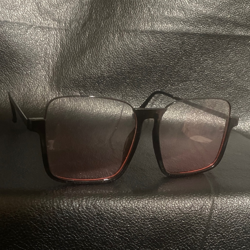Elegant Black and Red Women's Sunglasses